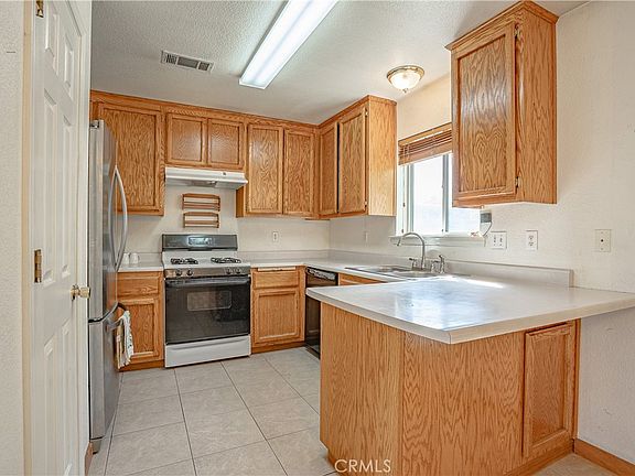 4th image of 430 N Spring St