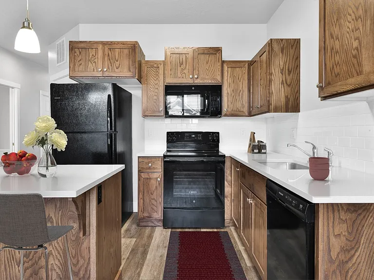 Walnut Creek Townhomes — Photo 4