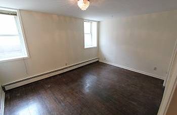 5th image of 1045 E 10th Ave