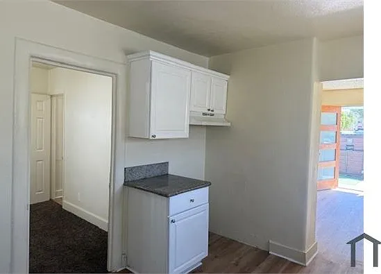 217 1/2 W 94th St