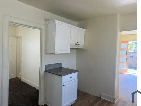 217 1/2 W 94th St, Los Angeles, CA 90003