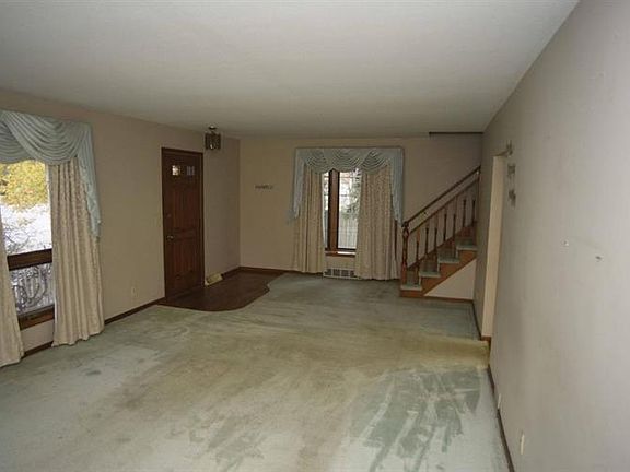 4th image of 5673 Lake Michigan Dr