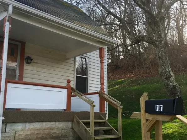 1101 Fleming St, Coraopolis, PA 15108