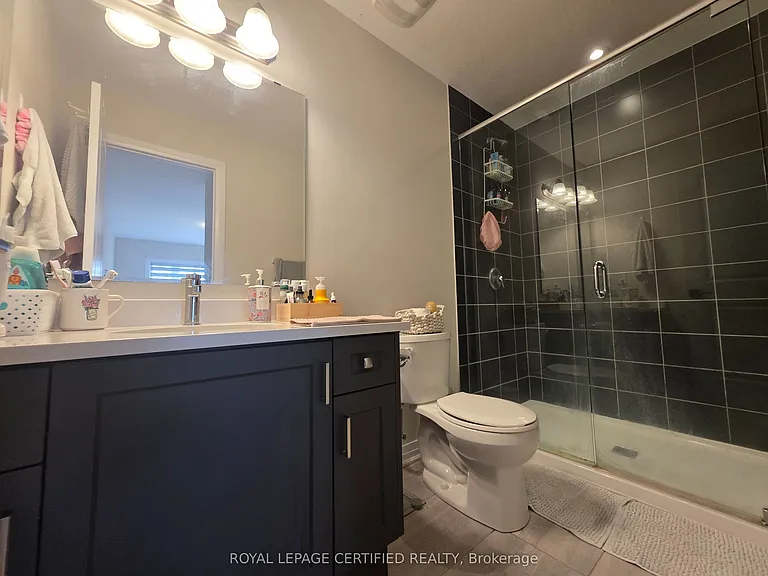9 Valencia Ave — Photo 11