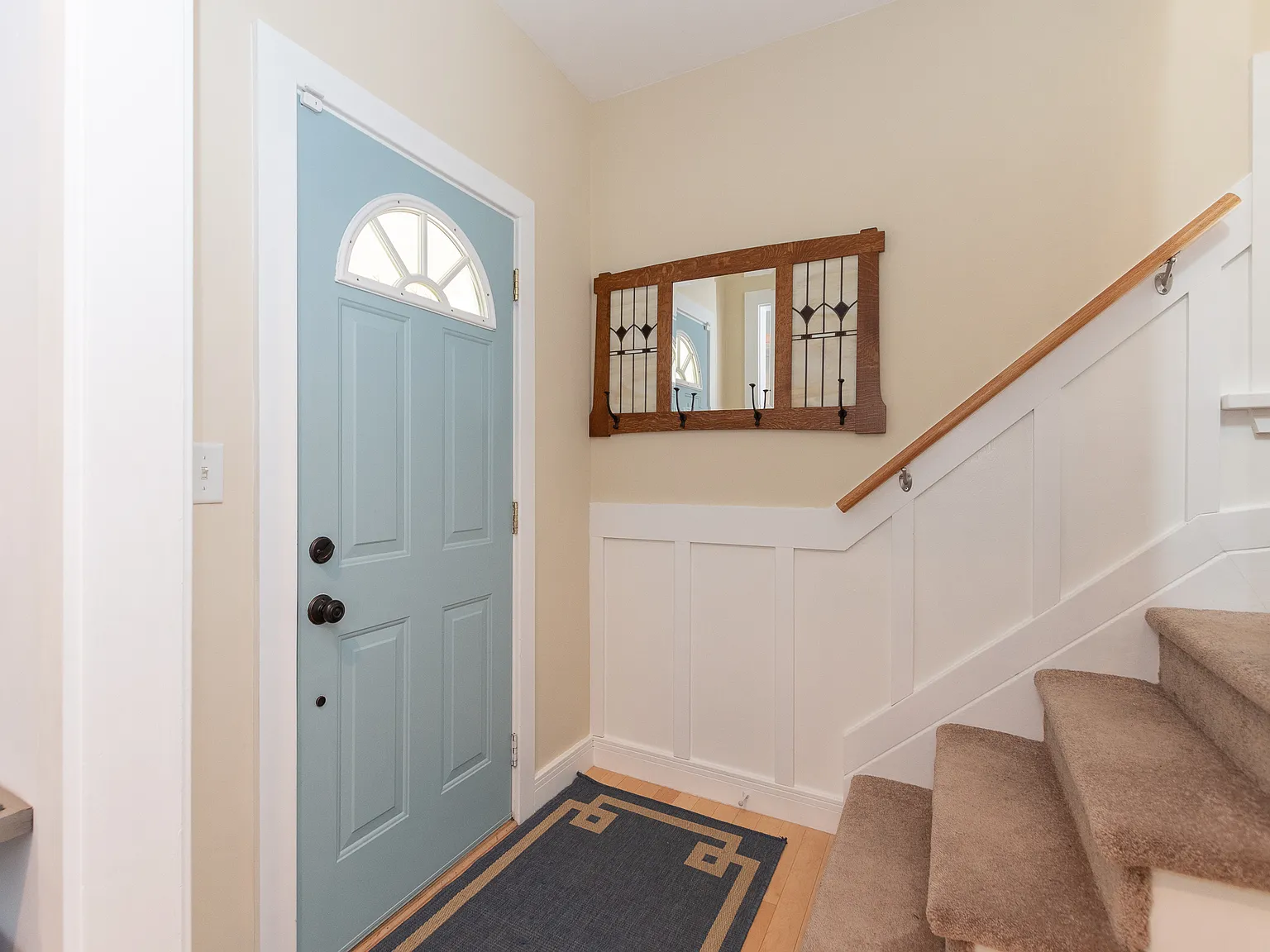 3 bed, 1248 sqft, $1,900 — Photo 1