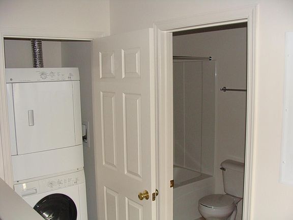Bathroom and Washer/Dryer