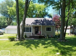26540 Hickler Ln, Harrison Township, MI
