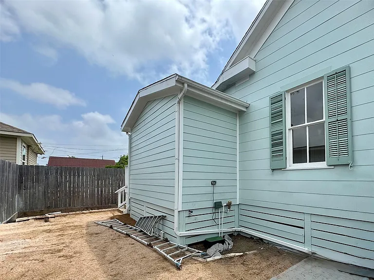 1312 35th St — Photo 31