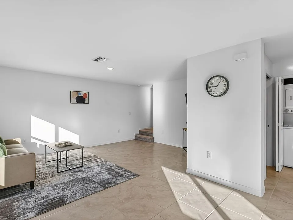 2056 Vista Ln #2-ID1612806P
