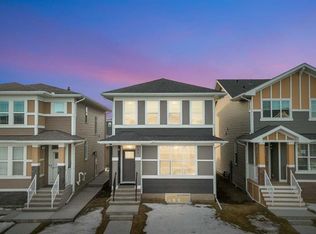 133 E Chelsea Gln, Chestermere, AB T1X 2P4