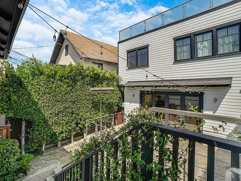 44 Sunset Ave — Photo 42