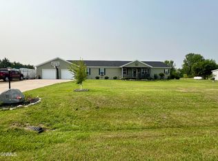 71 69th St E, Williston, ND 58801