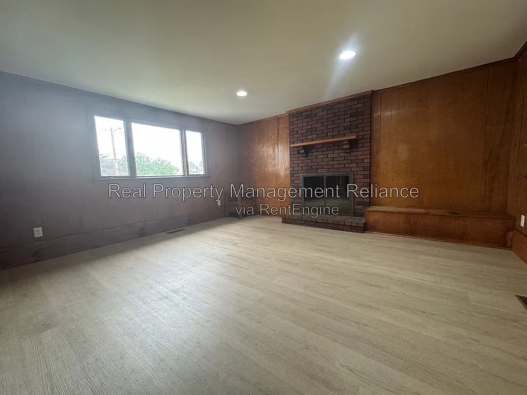 78 Memorial Dr — Photo 13