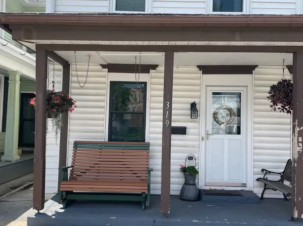 319 N Railroad St, Palmyra, PA 17078