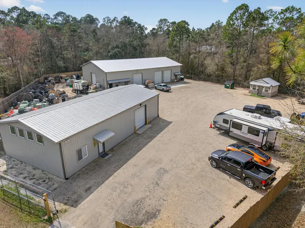 60 McDaniels Fishcamp Rd #A, Freeport, FL 32439