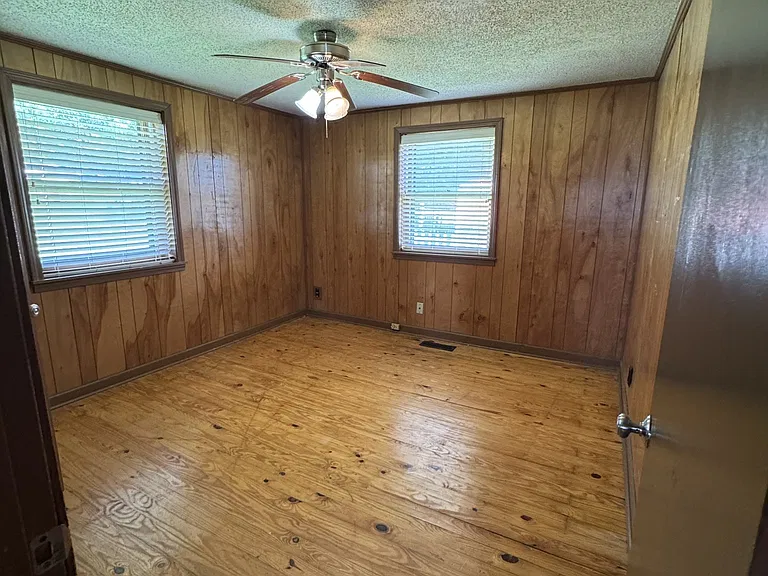 106 Dickerson Ln — Photo 6