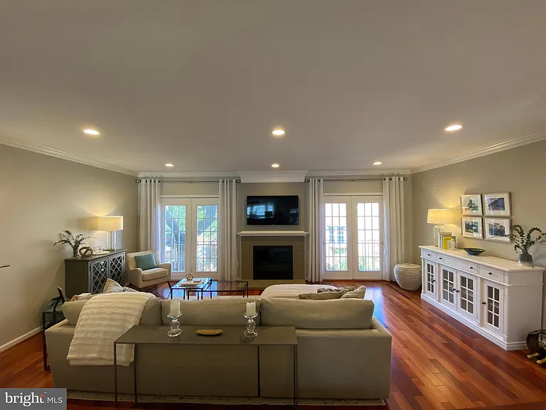 216 Gretna Green Ct — Photo 10