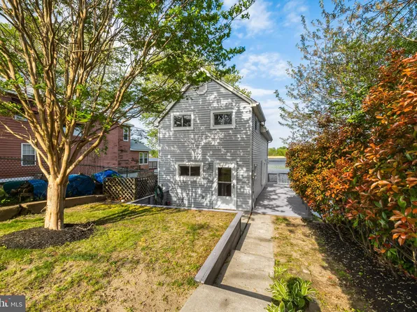 411 Edgewater Ave, Westville, NJ 08093
