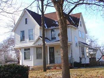 1st image of 912 S 11th St