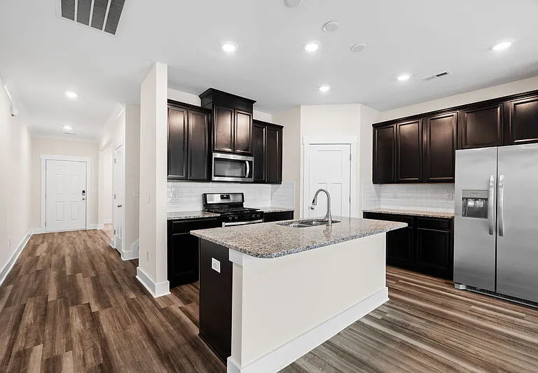 216 Pewter Cir — Photo 6