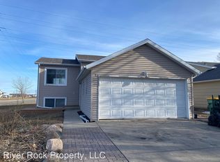 1702 2nd Ave E, West Fargo, ND