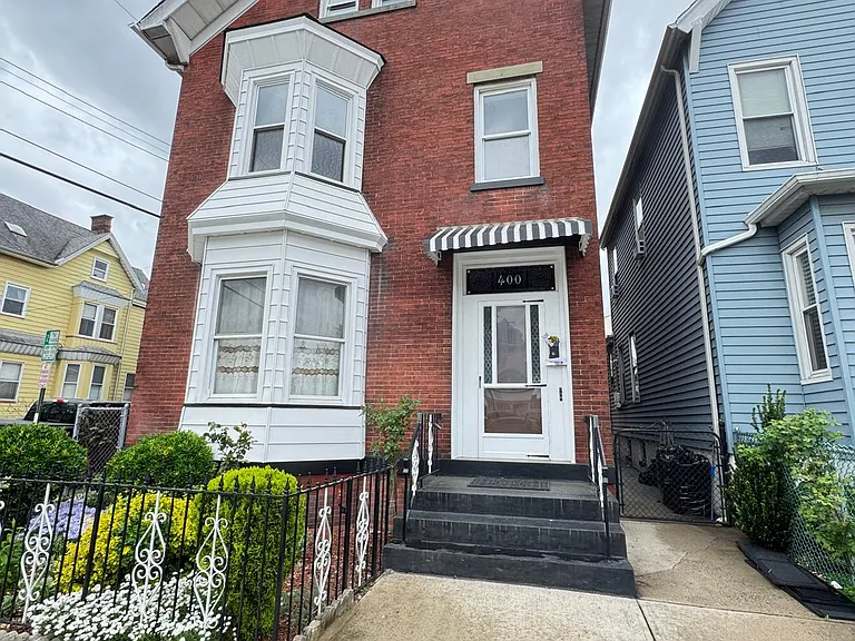 400 Davis Ave #3 — Photo 1