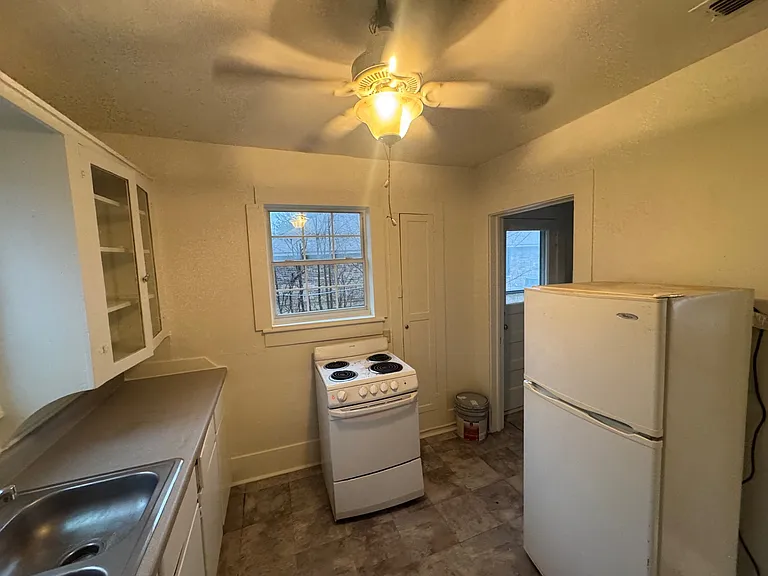 467 N Paddock St — Photo 5