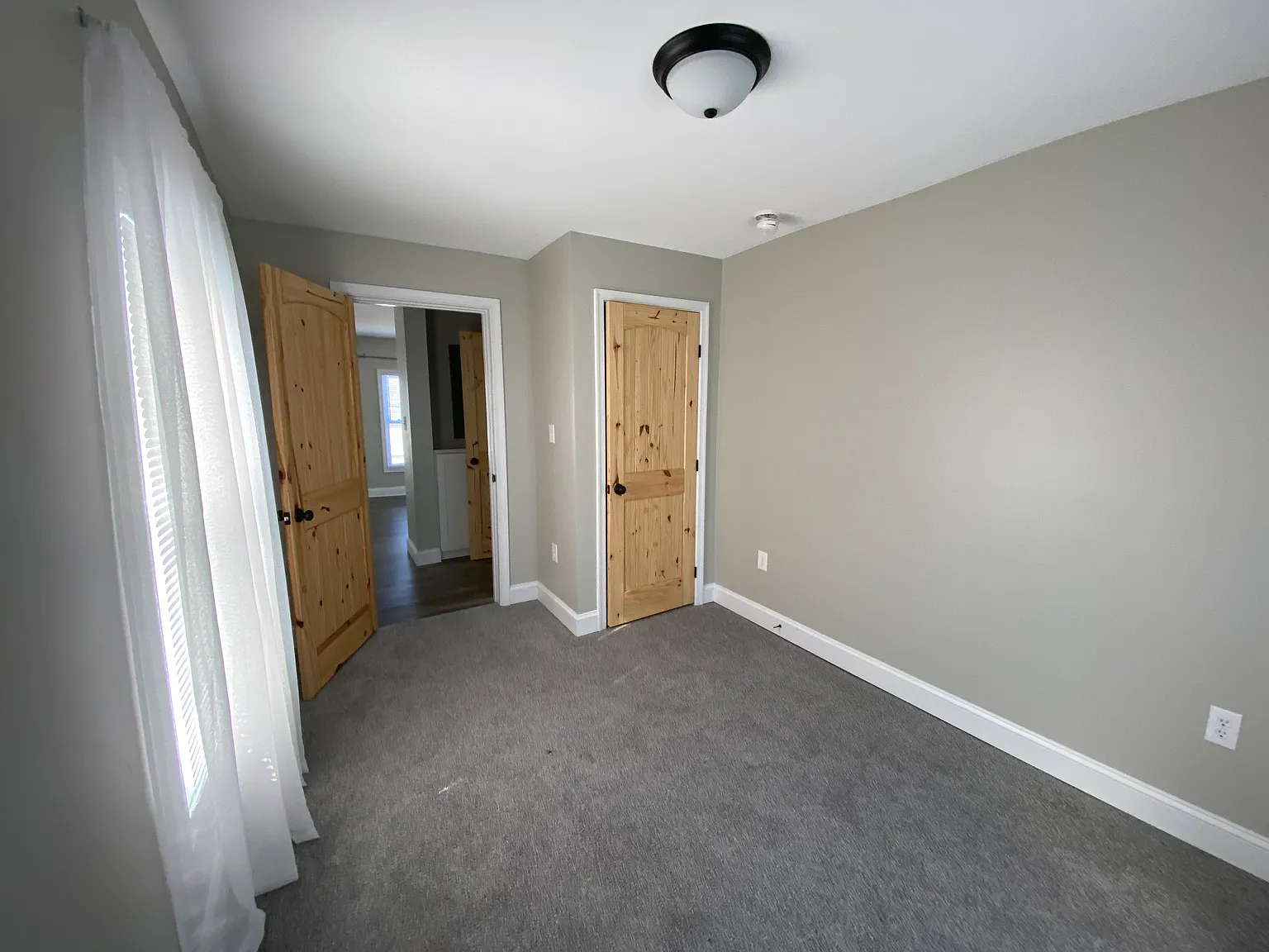 2 bed, $1,300 — Photo 2