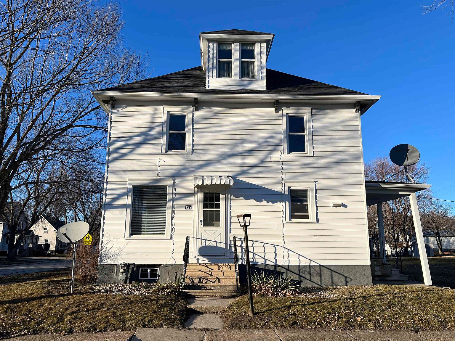 138 W 3rd St, Readlyn, IA 50668 Zillow