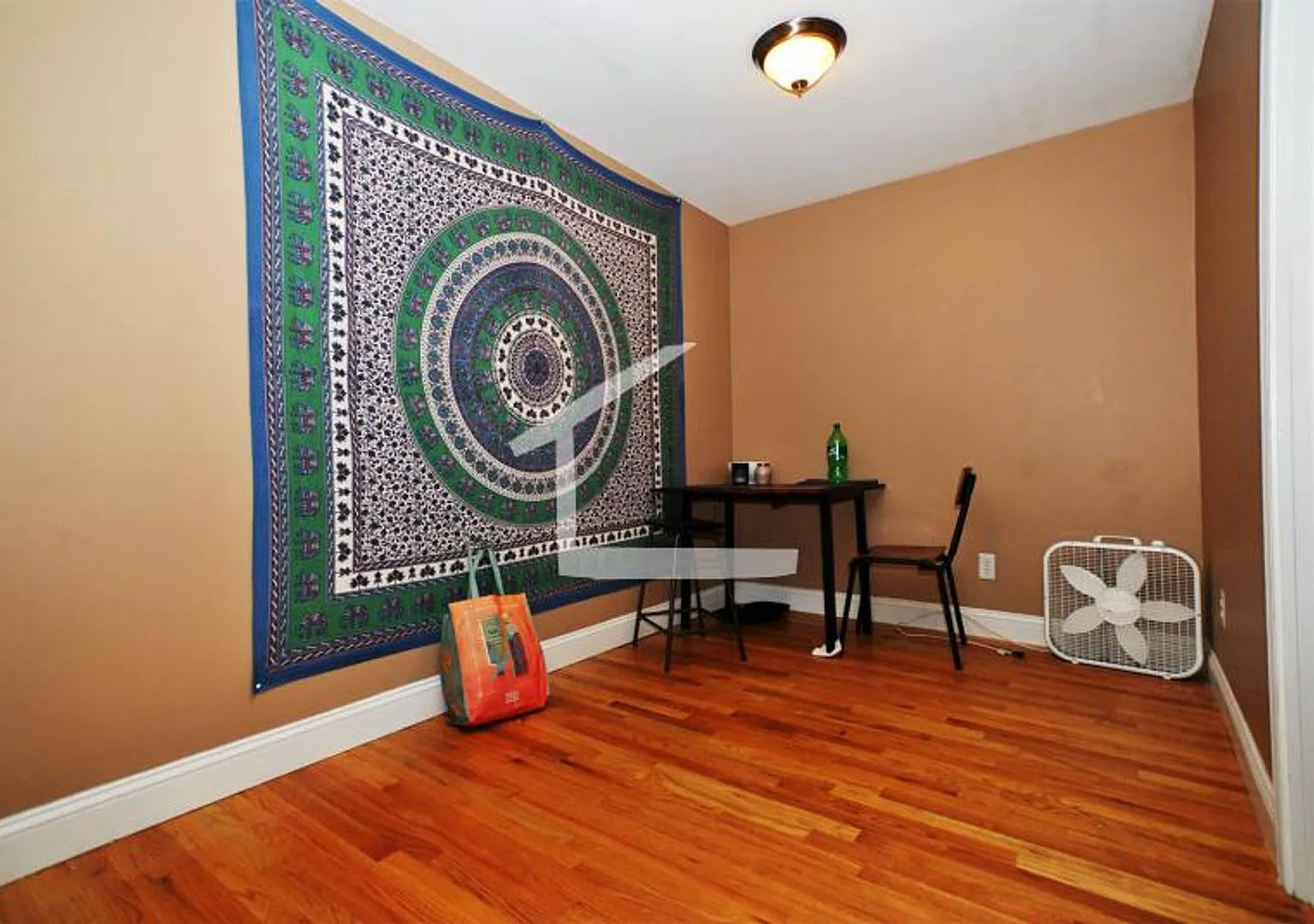 Nice 3 bed in Allston — Photo 4