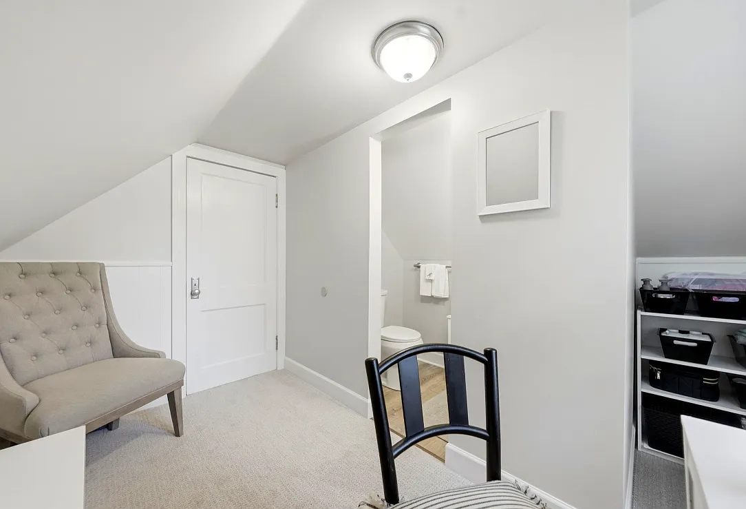 14 Martha Dr — Photo 3