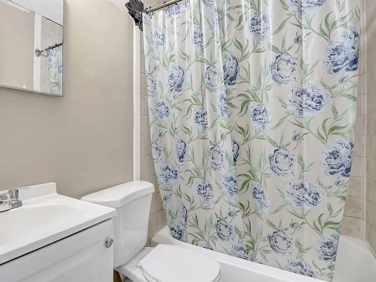 3636 W 8th St #7 — Photo 3