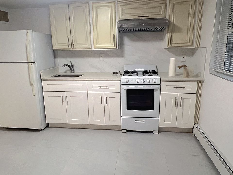 1st image of 1026 117th St #1