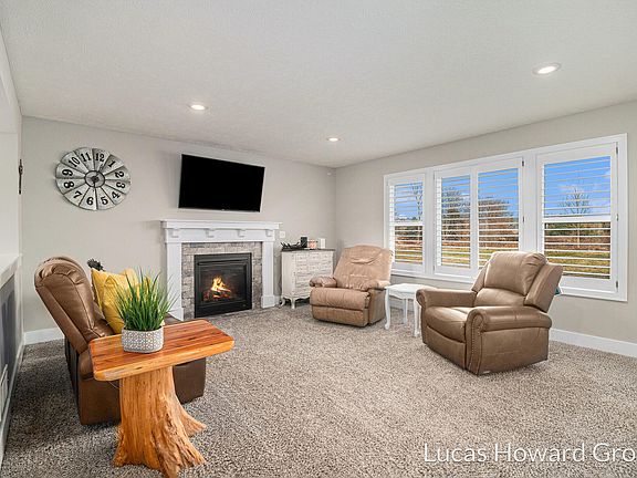 5th image of 9142 Wabasis Pointe Dr NE