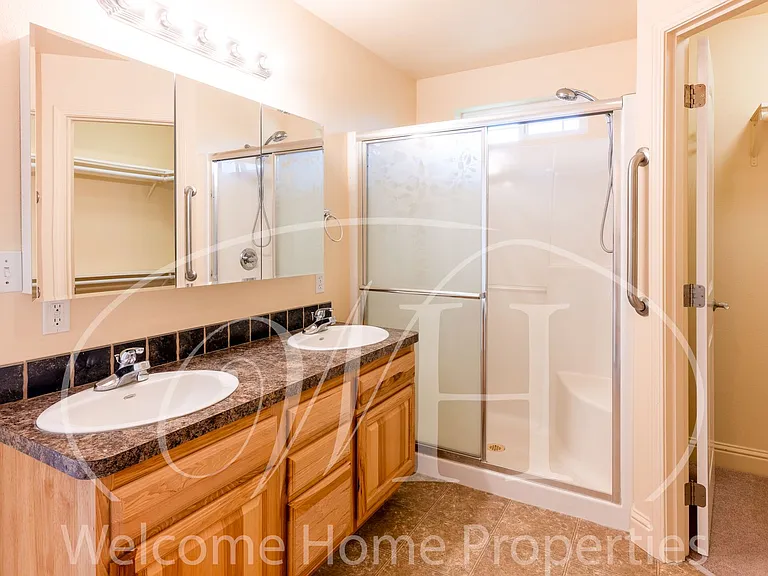 741 SE Magnoni Dr — Photo 32