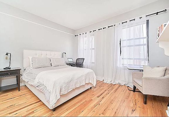 4th image of 322 E 61st St APT 1C