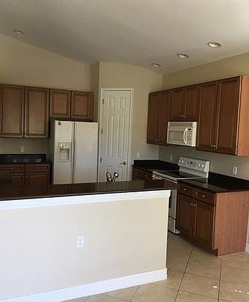 4th image of 9261 Triana Ter #133