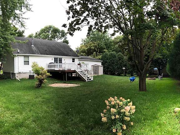 3rd image of 608 Youngerberg Ln