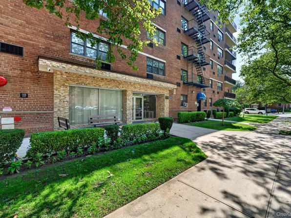 153-25 88th St #1k, Howard Beach, NY 11414