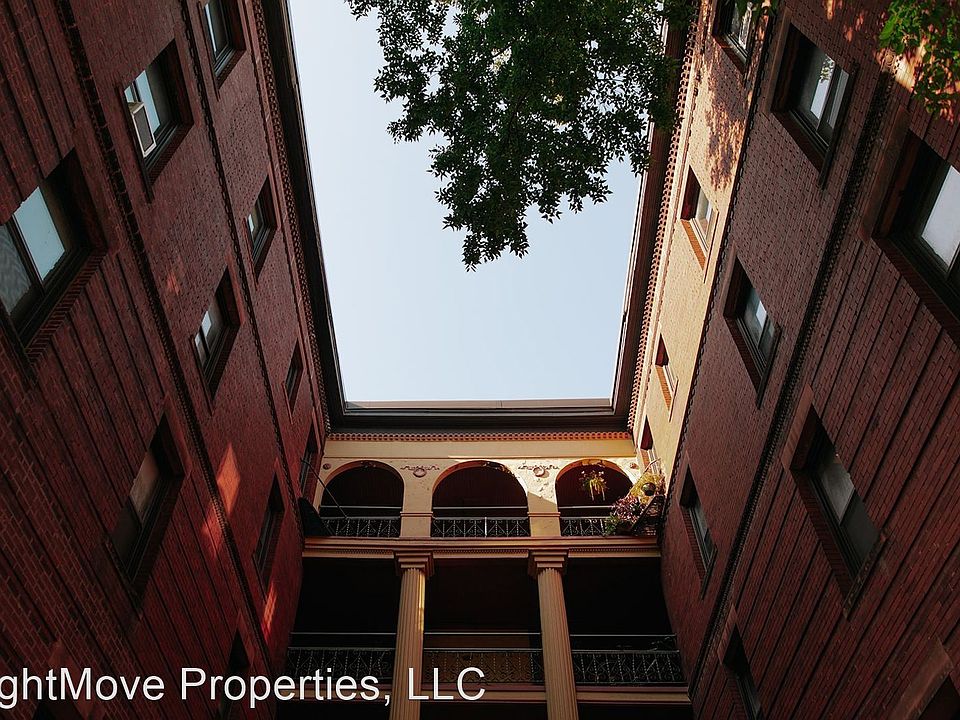 1st image of 315 W 15th St #23