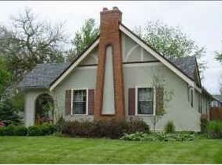 7544 Oak St, Kansas City, MO 64114