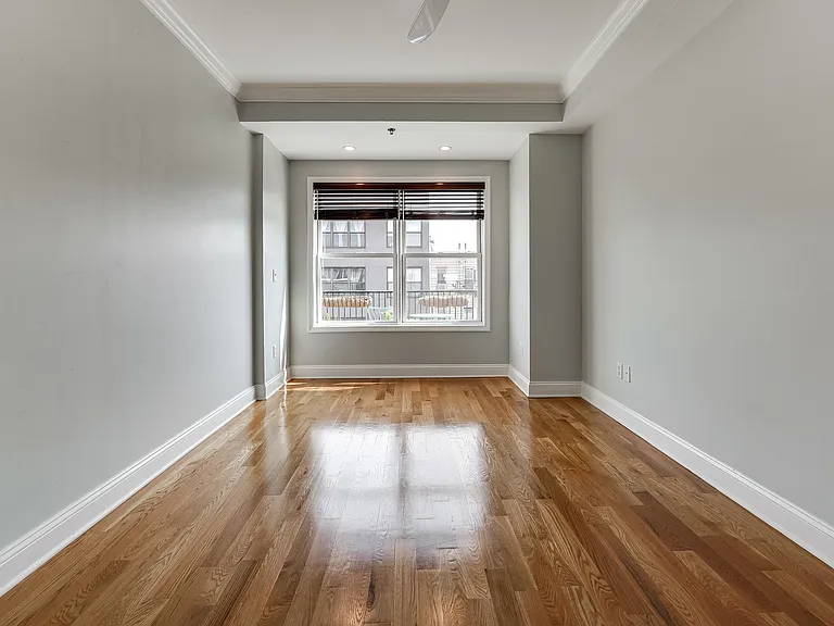 211 Madison St #4 — Photo 9