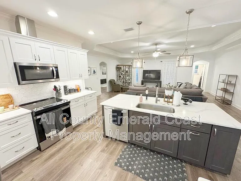 481 Kelly St — Photo 19