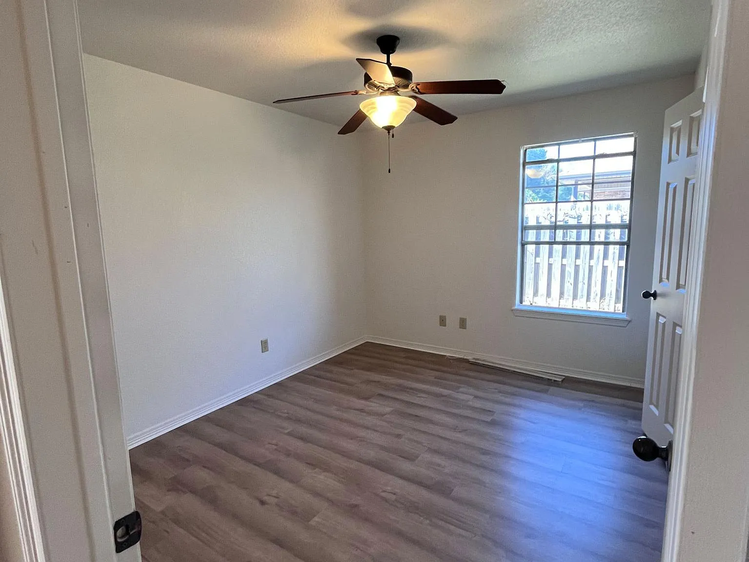 3 bed, 1240 sqft, $1,600 — Photo 4
