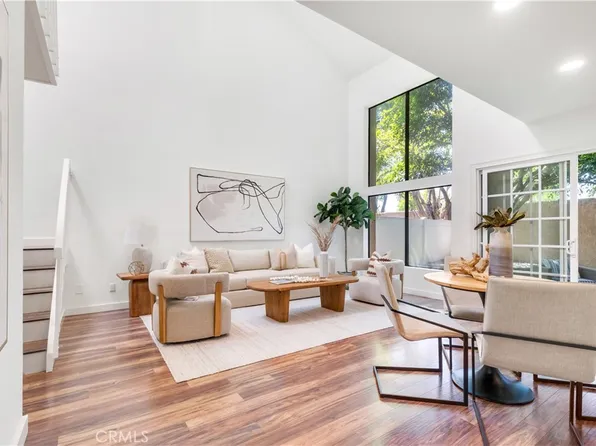 900 Hyde Ct, Costa Mesa, CA 92626