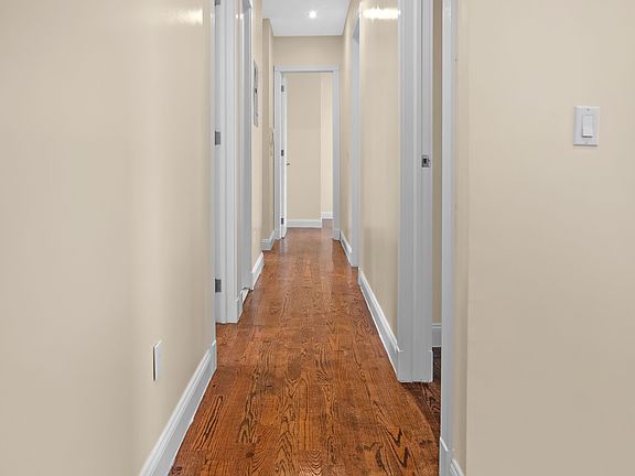 5th image of 321 W 94th St APT 6C