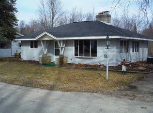 104 Osage Dr, Houghton Lake, MI 48629