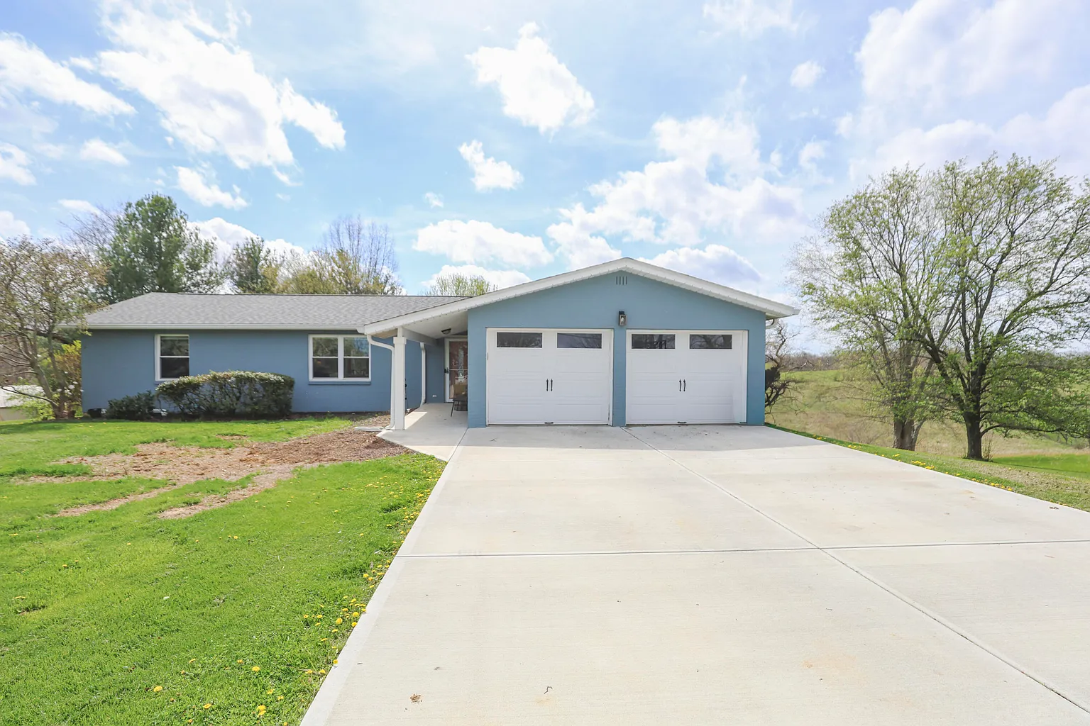 2963 Rich Rd photo 1