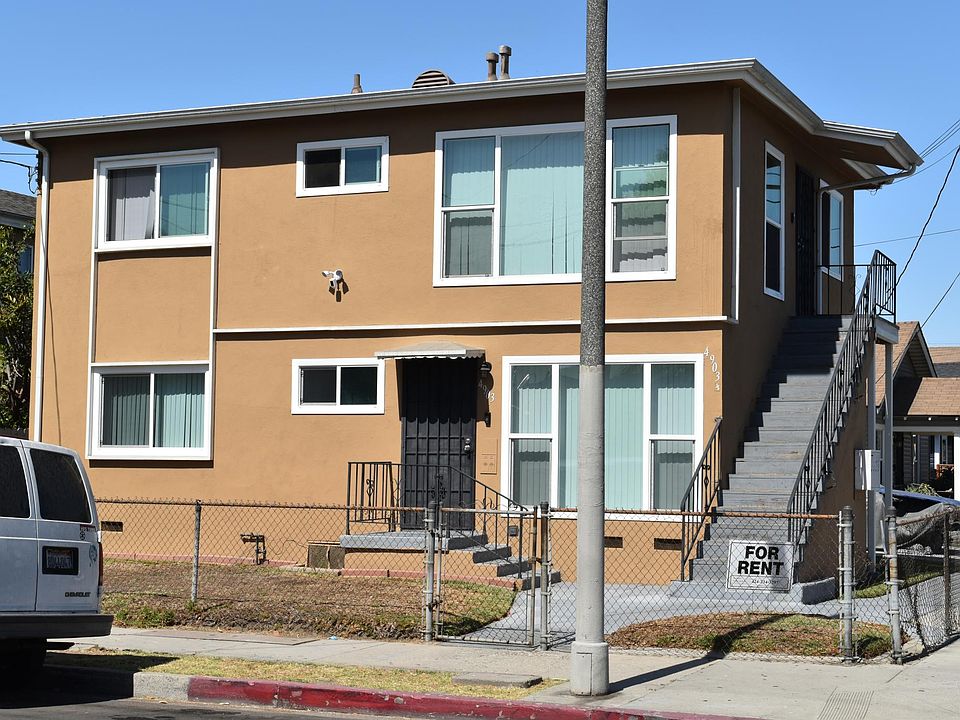 Front of Duplex bottom unit for rent only.