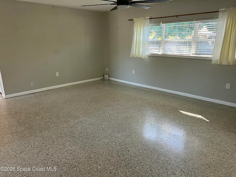 250 Debra Ct — Photo 14